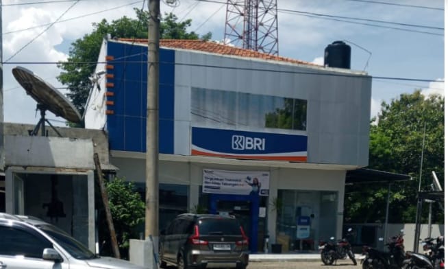 LEGANG: Kondisi Kantor Unit BRI Bluto terlihat sepi pengunjung.